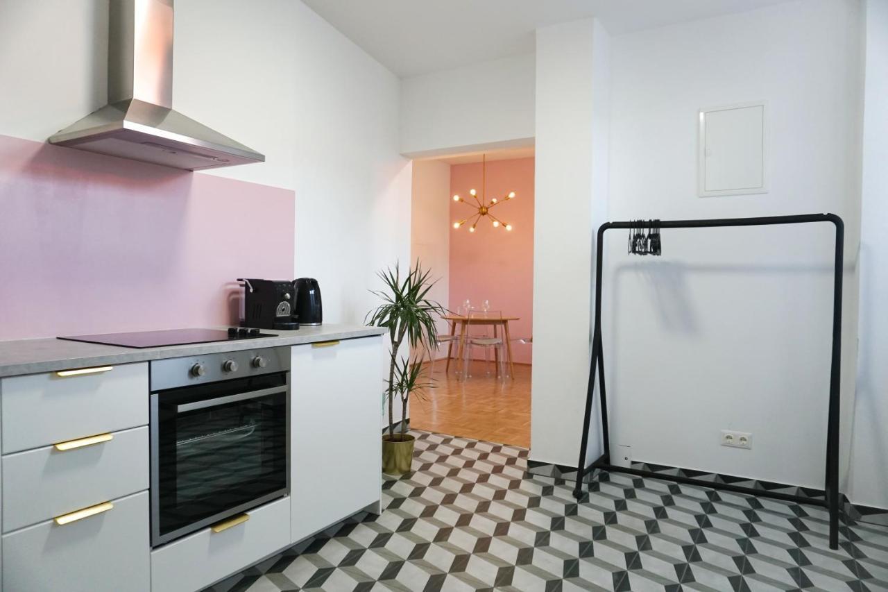 Vibrant Design Apartments - Full Kitchen - Wi-Fi - 18 Mins To City Centre فيينا المظهر الخارجي الصورة