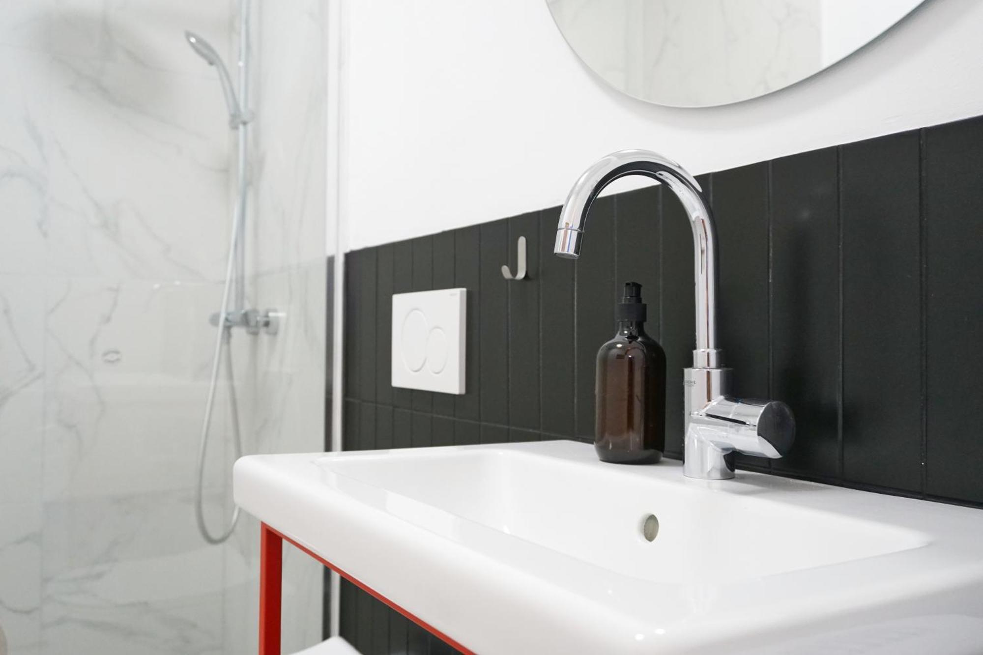 Vibrant Design Apartments - Full Kitchen - Wi-Fi - 18 Mins To City Centre فيينا المظهر الخارجي الصورة